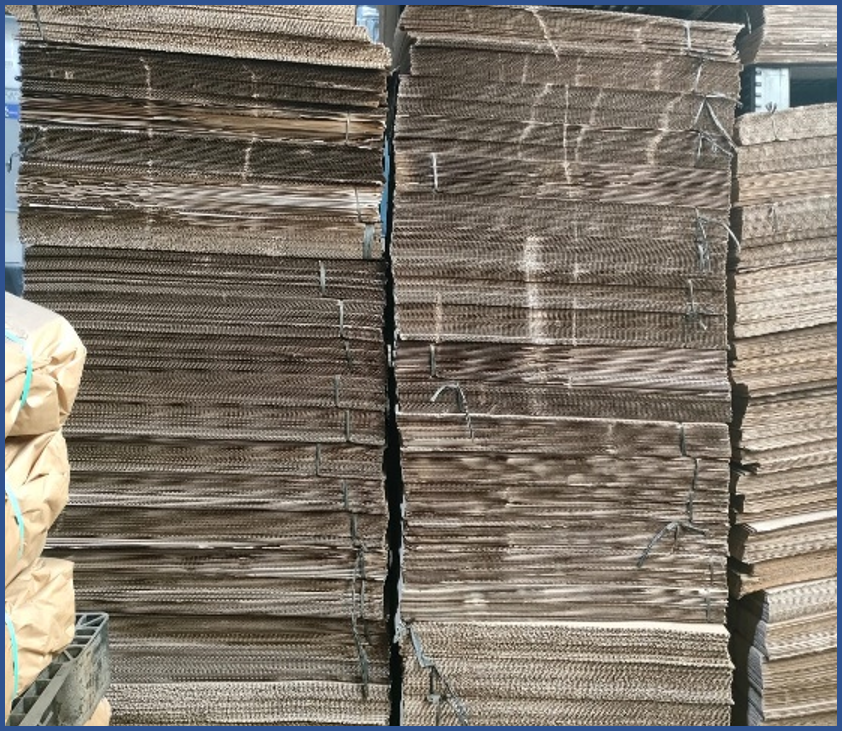 Karton 1.15  x 1.13 Mtr
